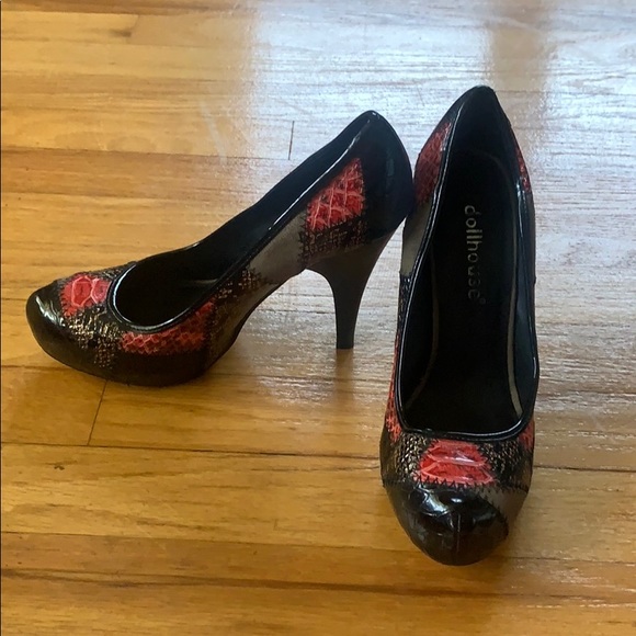 Printed, stitched heels - Picture 1 of 3